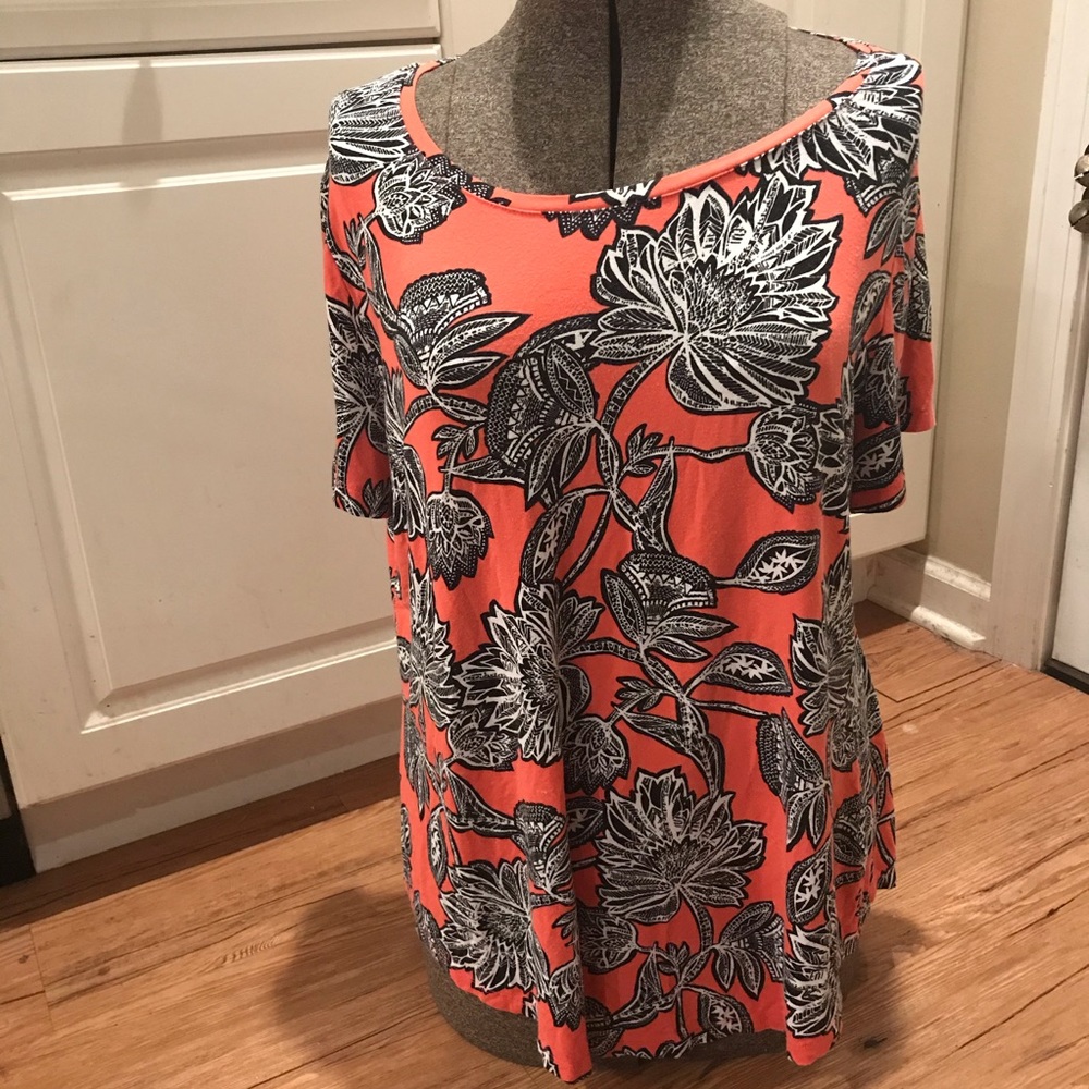 LM Collection size XL flowy coral blouse